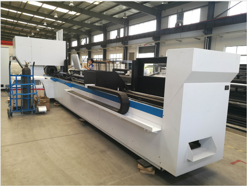 Professional pipe laser cutting machine SF6020T